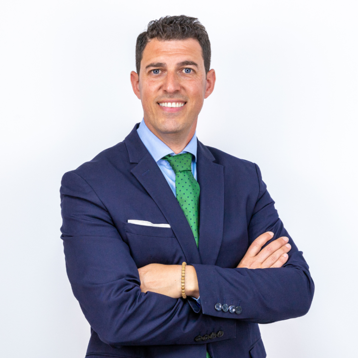 Carlos Oya, abogado especializado en fiscalidad de clínicas dentales